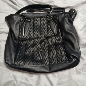 Simply Vera Vera wang shoulder bag black